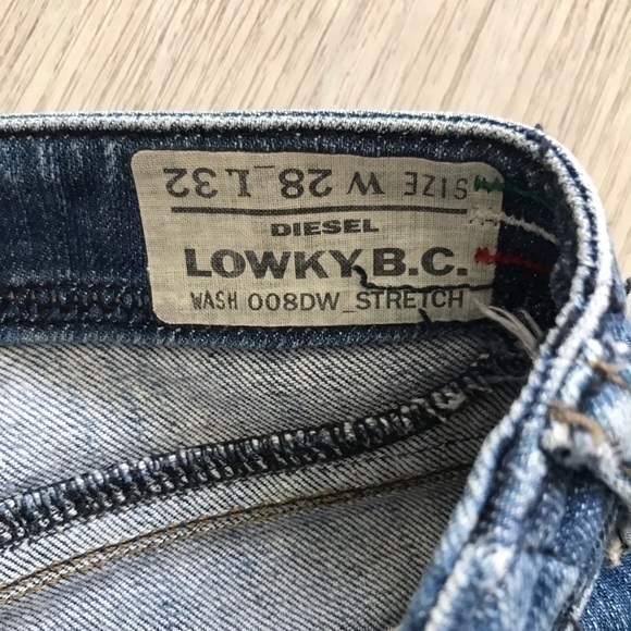 DIESEL size 28 mens ‘Lowky’ bootcut jeans. 32”L. Stretch quality denim. - Picture 3 of 8